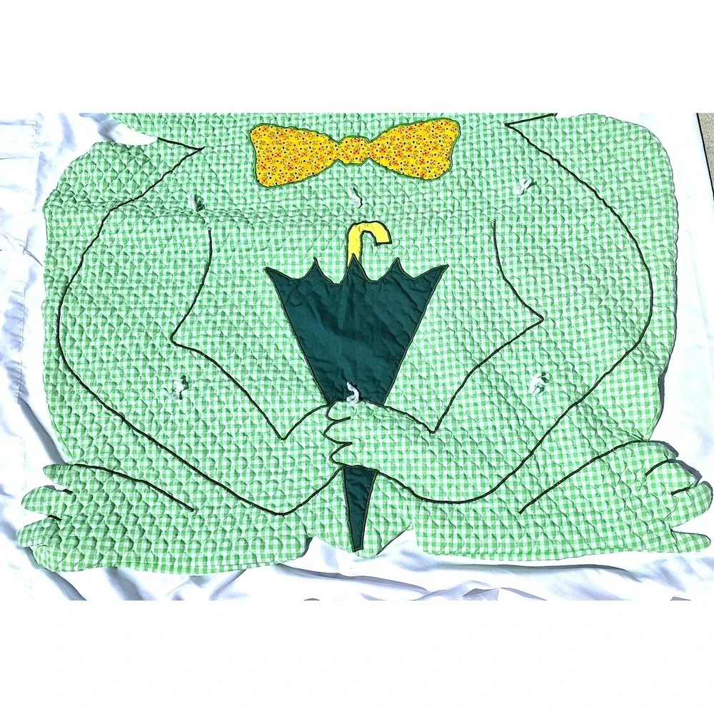 Vtg Handmade Frog Quilt Gingham Green White Nursery Blanket Wall Hanging 45x40